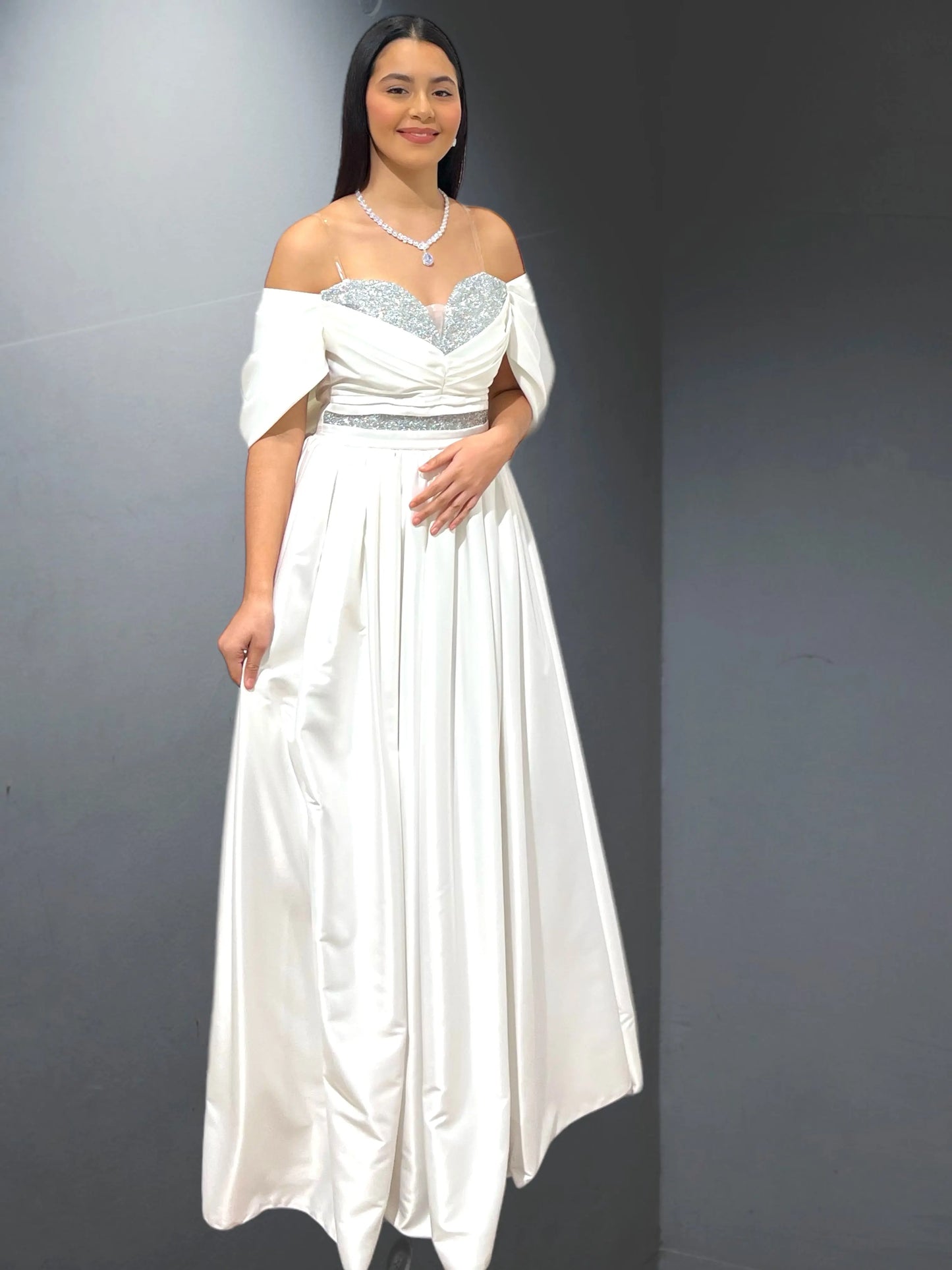 Robe de Soirée 'Rennes' en Satin - AmirCouture - AmirCouture 